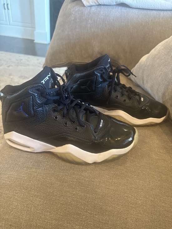 Jordan Max Aura 3 (Black/White/Royal Blue) - Picture 3 of 6